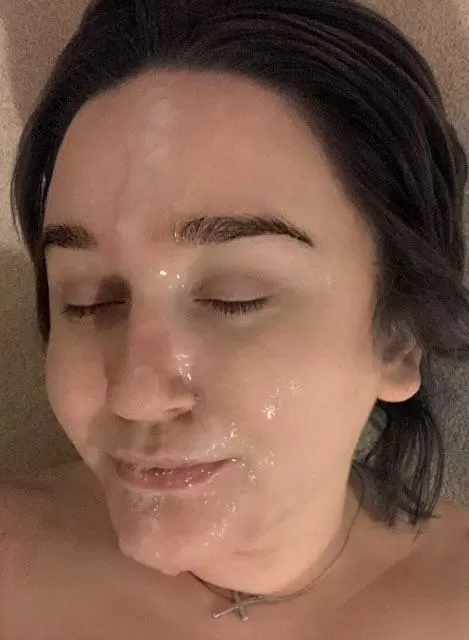 I feel prettiest when I’m glazed 🥰 posted by urpisceswhore