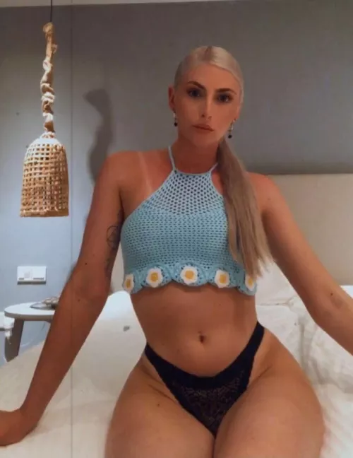 I feel sexy🌸🔥what do you think? by Melisa_99