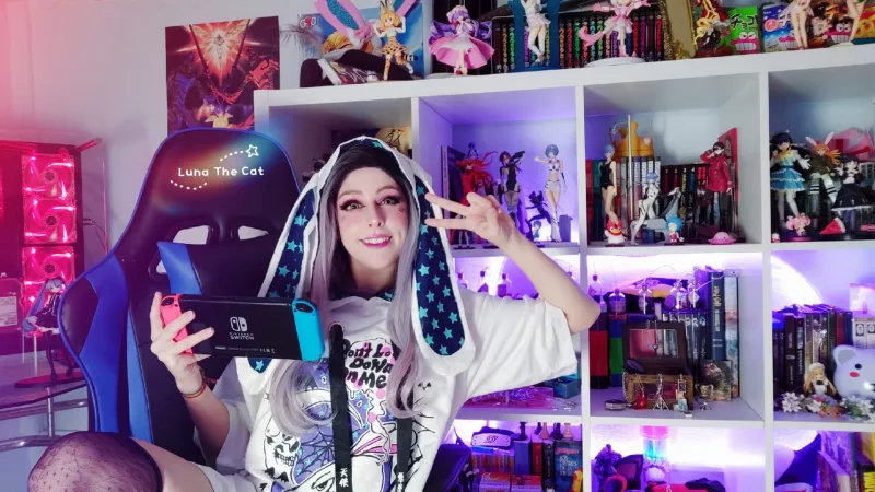 🐰I feel super cute in my bunny hoodie✨🐰 by lunathecat_chan