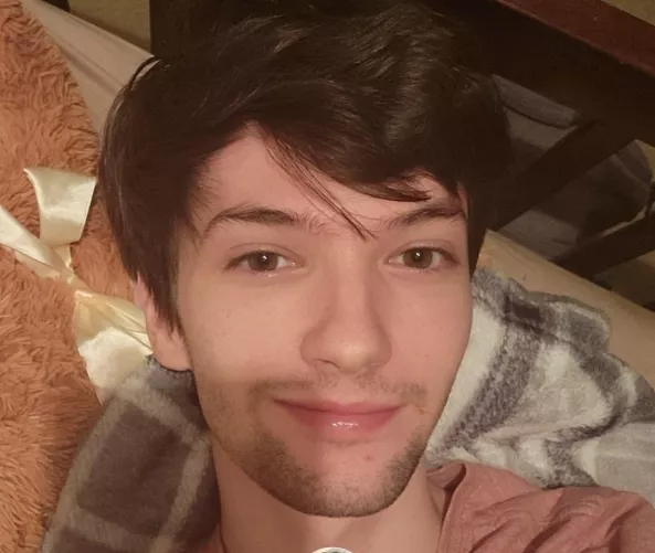 I figure the best way to gain confidence is to be unapologetically me :) by DimitrisLeftEye