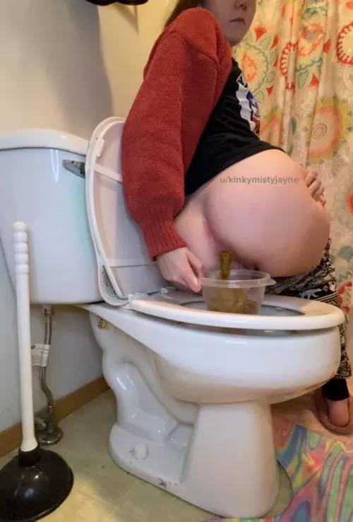 I ♥️ filling containers up ♥️ by KinkyMistyJayne