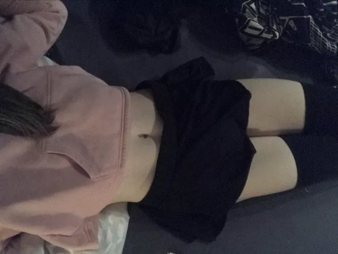 I finally got a skirt! by Tiedsubboi