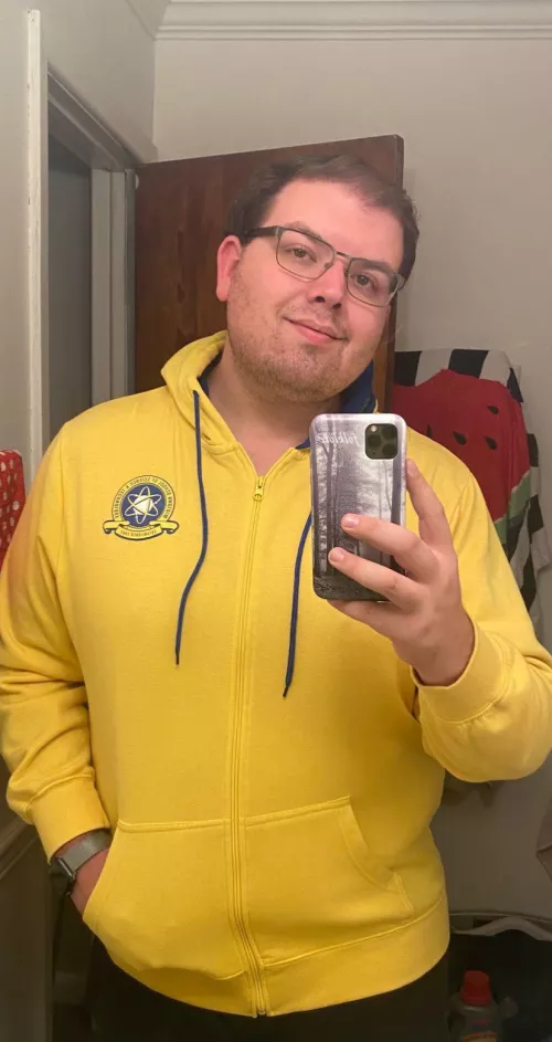 I fit into this hoodie from 4 years ago now that I’ve lost 90 pounds by thedrdirtbag