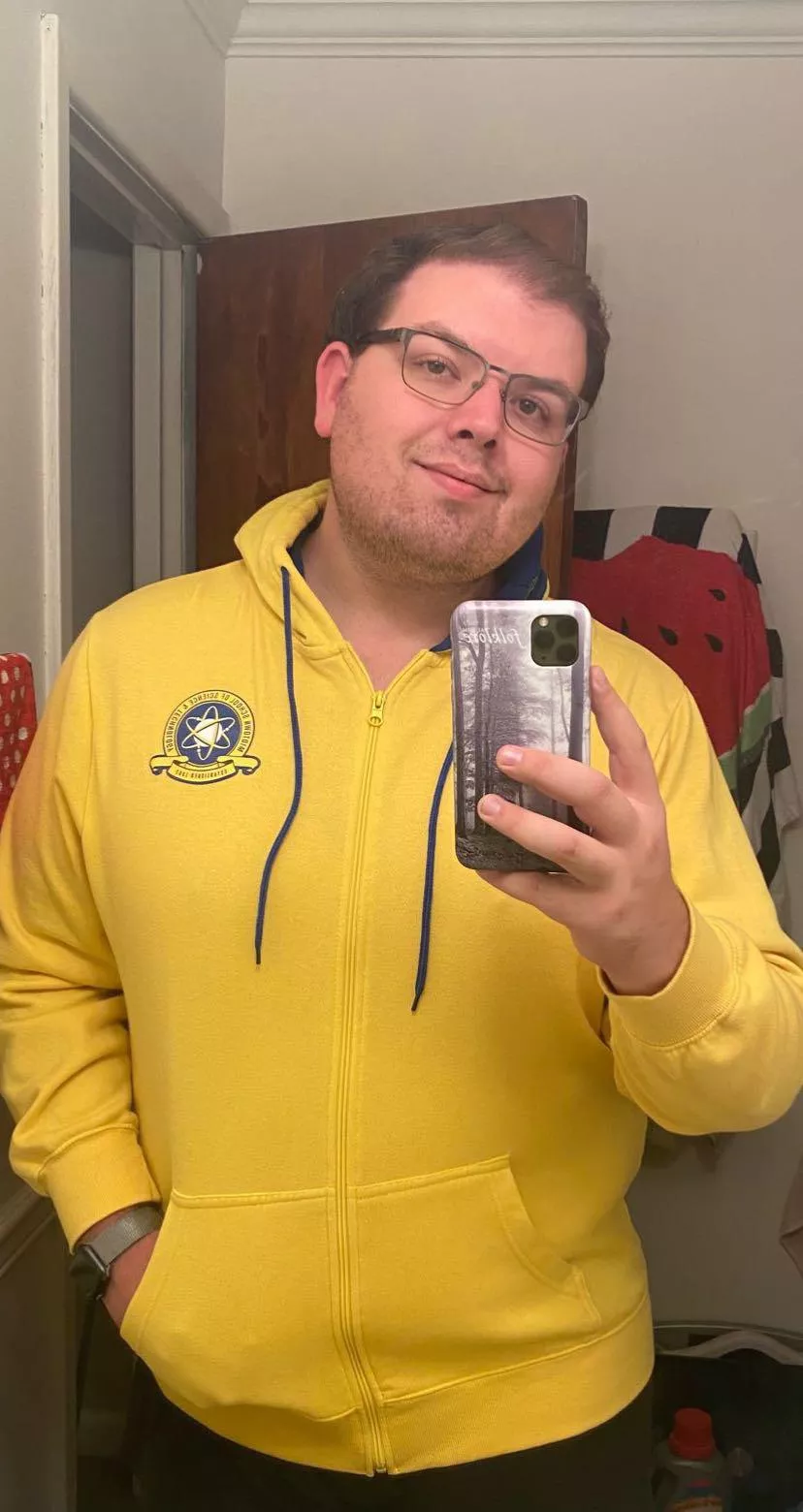 I fit into this hoodie from 4 years ago now that I’ve lost 90 pounds posted by thedrdirtbag