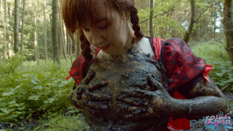 I found a nice spot in the Forest by lyndralynn