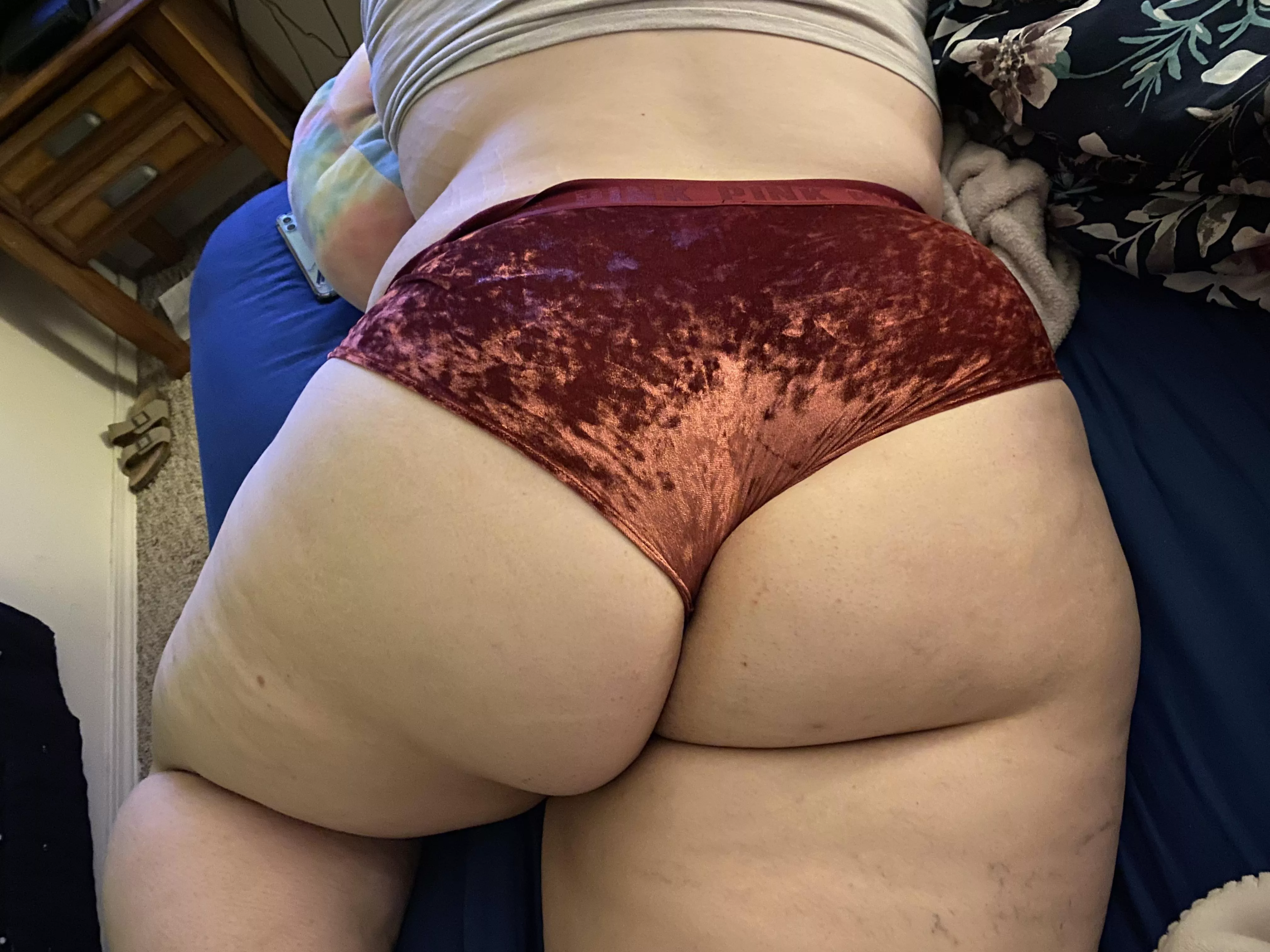 I get thicker and thicker every damn day 🍑😍😘 posted by MagmaSamurai