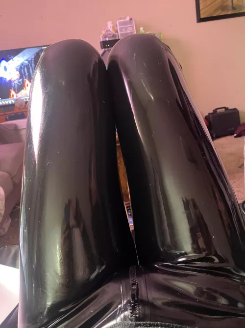 I get used to them now 🖤 by mariconaluna