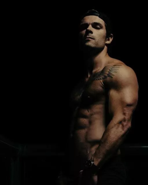 I give you this look, wyd next ? posted by kinkybradpitt