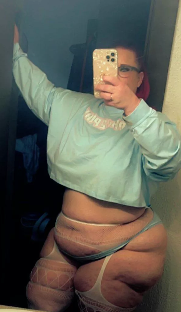 I got a new outfit. Do u like it? posted by VeronicasPlayground