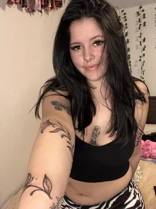 i got a new tattoo yesterday😌 by heyimsugarylove