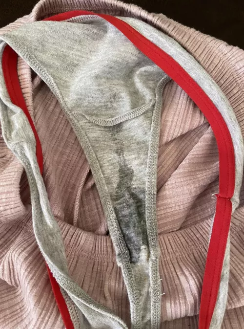 I got fucked last night and my pussy is still leaking cum 💦 by PrincesssMiax