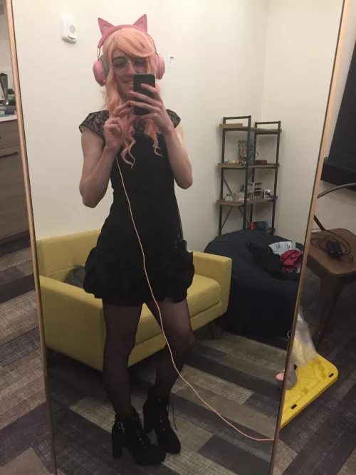 I got my first fancy dress and I feel so pretty <3 by guessImLily