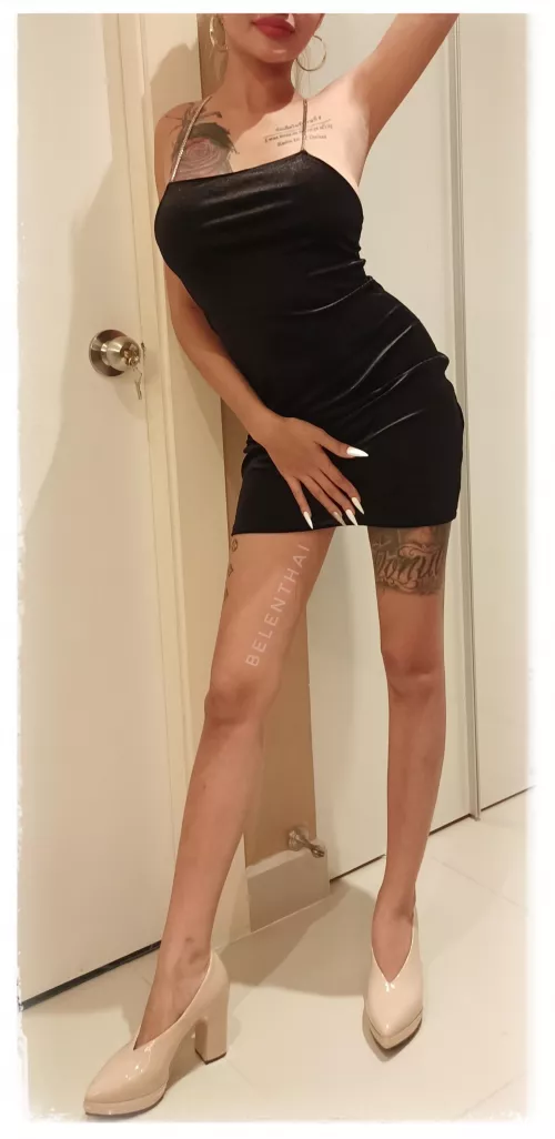 I got my little black dress on by Belenthai