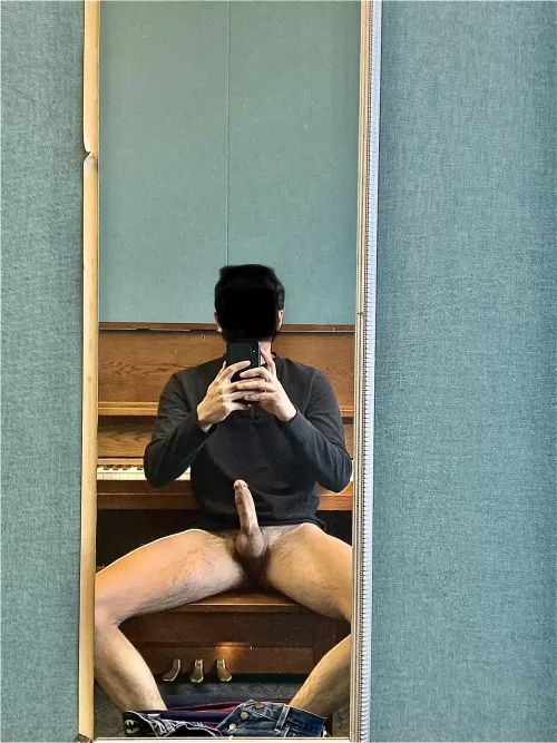 I got two windows one to the hallway and one to outside by palmtree286