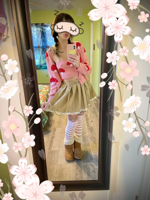 I gots new sockies 🥰 by Opalescent-