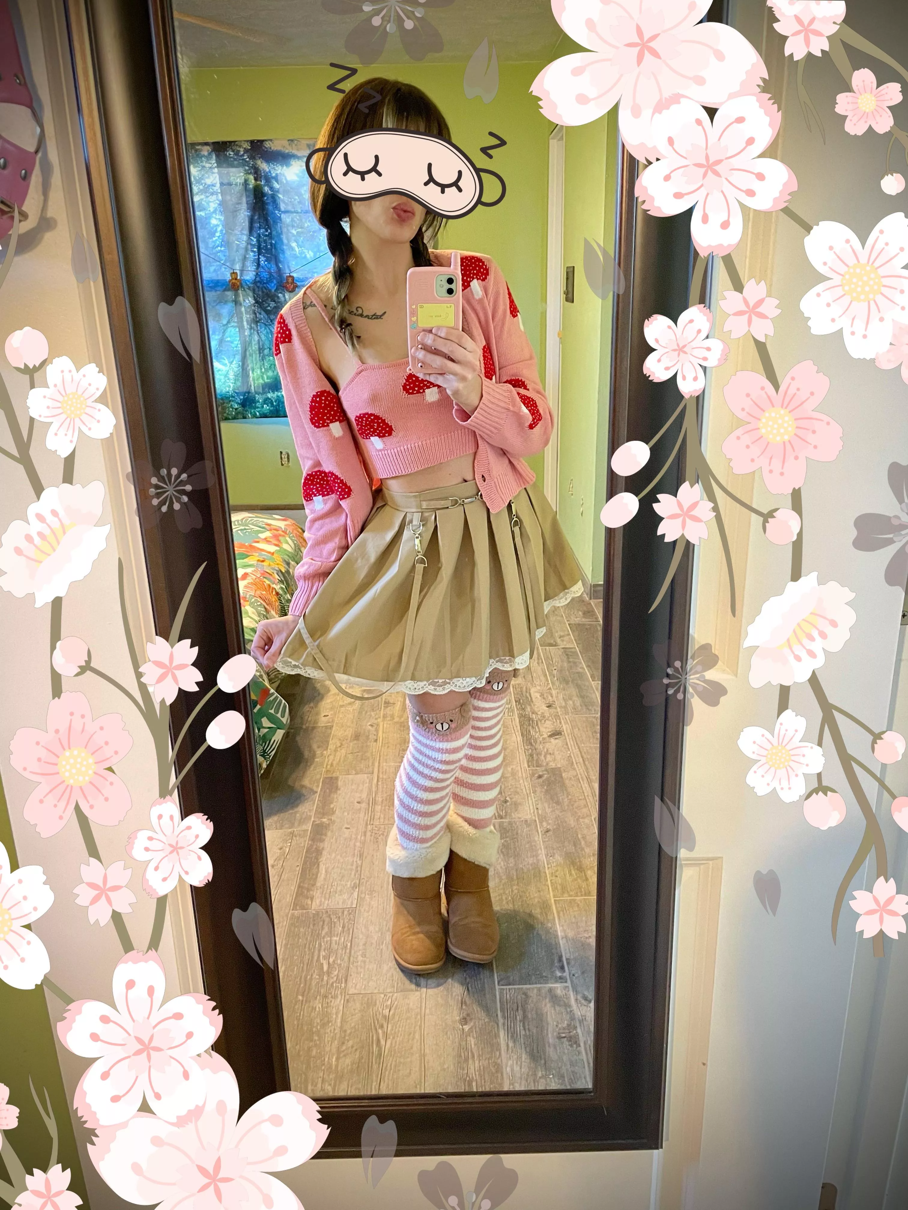 I gots new sockies 🥰 posted by Opalescent-