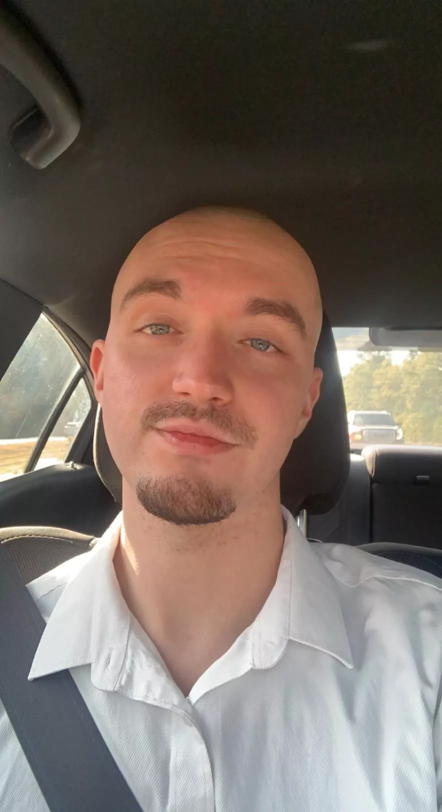 I grew up with a lot of hair so when I started losing it my confidence went way down. It took a lot to shave and gain my confidence back but here I am. 🥰 posted by Yuuuuuuuuuuuuuhh