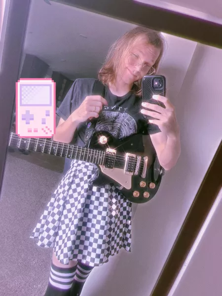 I guess a lot of fems do play music huh? Sound Engineer and musician here 👋 by Ashxtrap