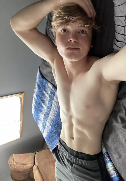 I guess it’s just a messy hair day by xxsissyxx123