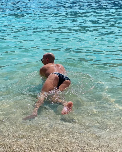 i happen to think i'm a lot of fun, but i also have this nsfw, explicit, uncensored side of me that i love to explore - and it would be dope if you would care to join me along the way 😋 by peachfromserbia