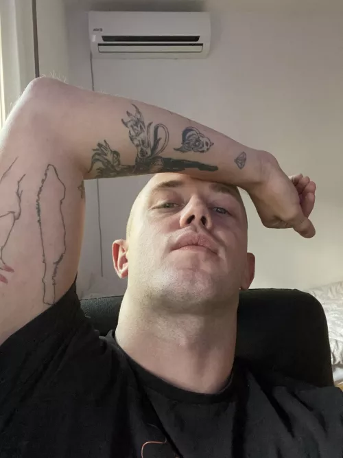 i happen to think i'm a lot of fun, but i also have this nsfw, explicit, uncensored side of me that i love to explore - and it would be dope if you would care to join me along the way 🐽 by peachfromserbia