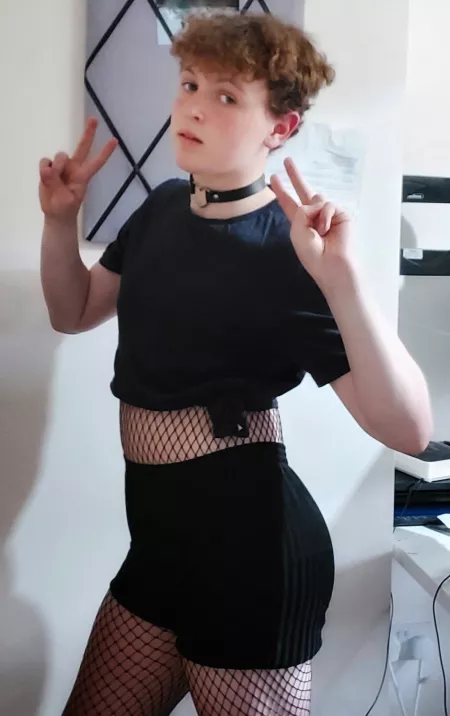 I have a fun idea and it involves you dating me by Floof_Warlord