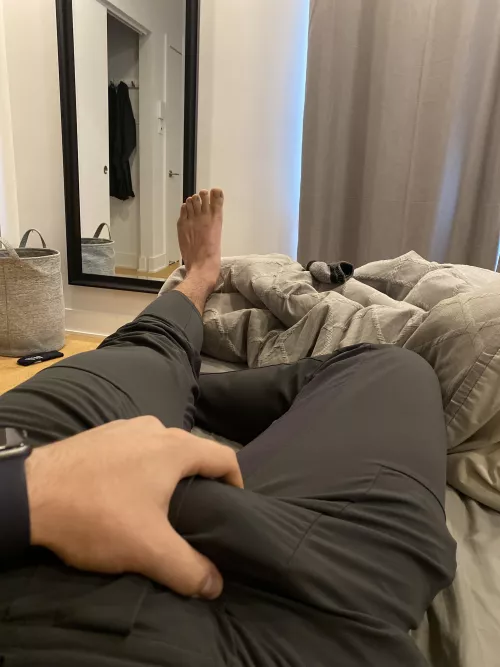 I have a hockey game later today. These feet are gonna be sore af! Check my profile and shoot me a dm for more! by adamtremblay