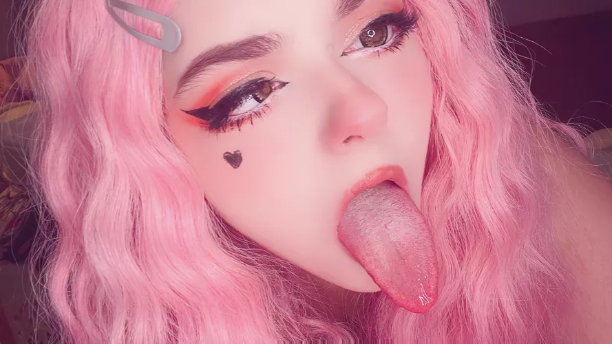 I have a long tongue by cosplayreni