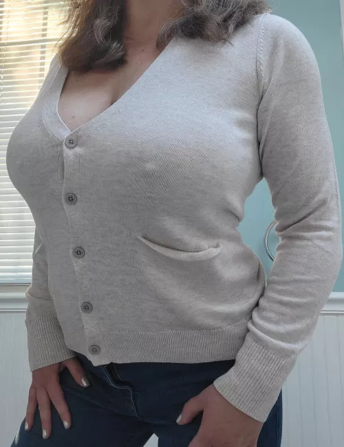 I have a lunch date today. It's definitely sweater weather! by Character-Echo-4441