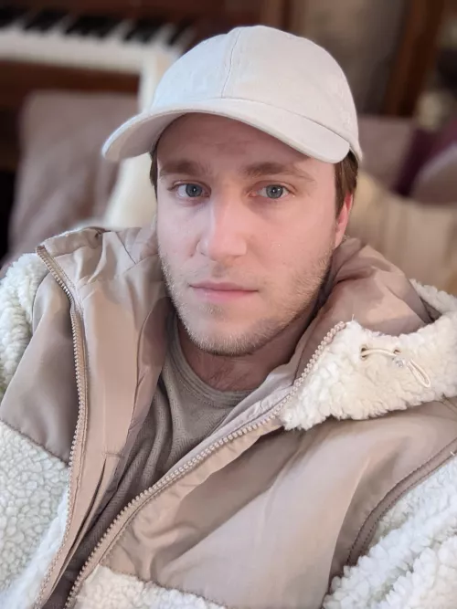 I have a really hard time with large gatherings. My anxiety around my whole family is hard to control, but I'm still greatful for my health and all of the good things that have happened this year. If anyone else is struggling mentally this Christmas, yo by Cokeachodeee