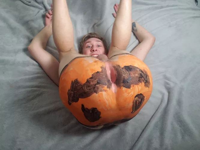 I have a tight pumpkin that needs to be smashed by travissugaring