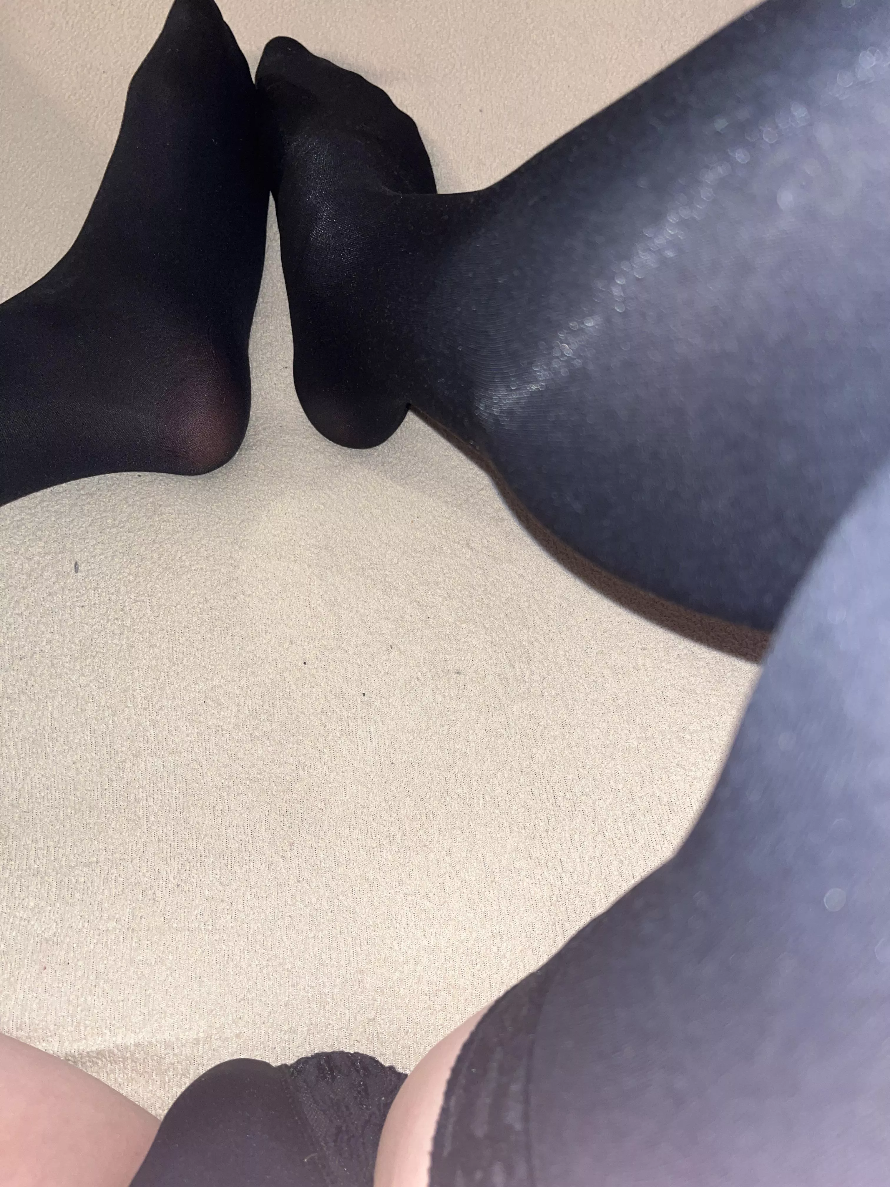 I have free time. Dm me and I’ll take some photos for you posted by Nylon_sis