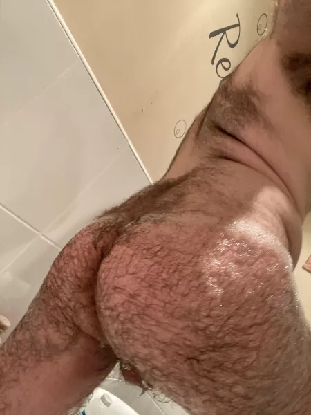 I have hair everywhere 🥺 by nninetales93