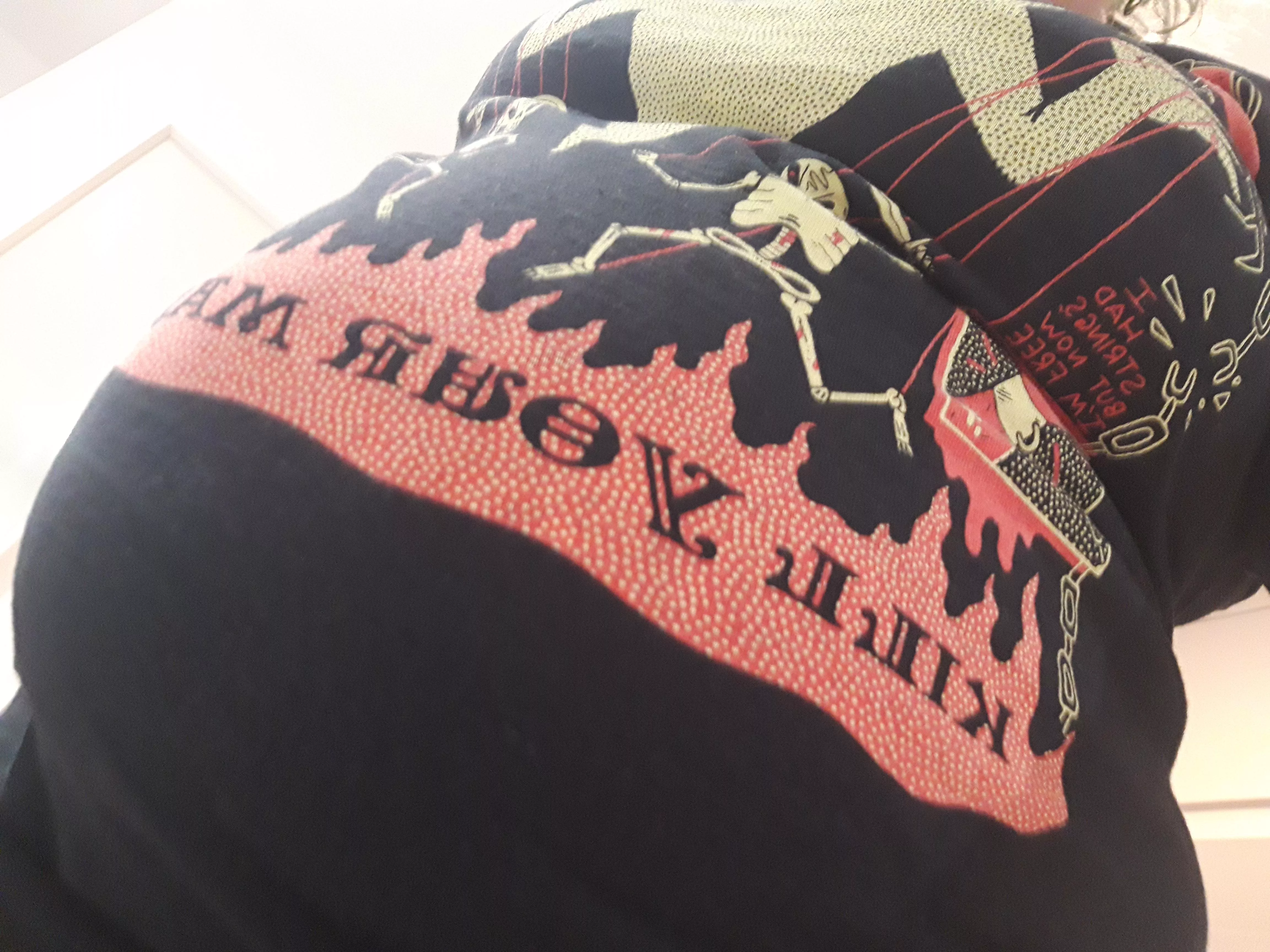 I have my own gravitational pull 😘 posted by BustyBabey