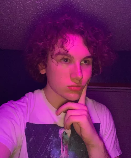 i have never done a face reveal on reddit i’m nervous 😖 by hoonthelow