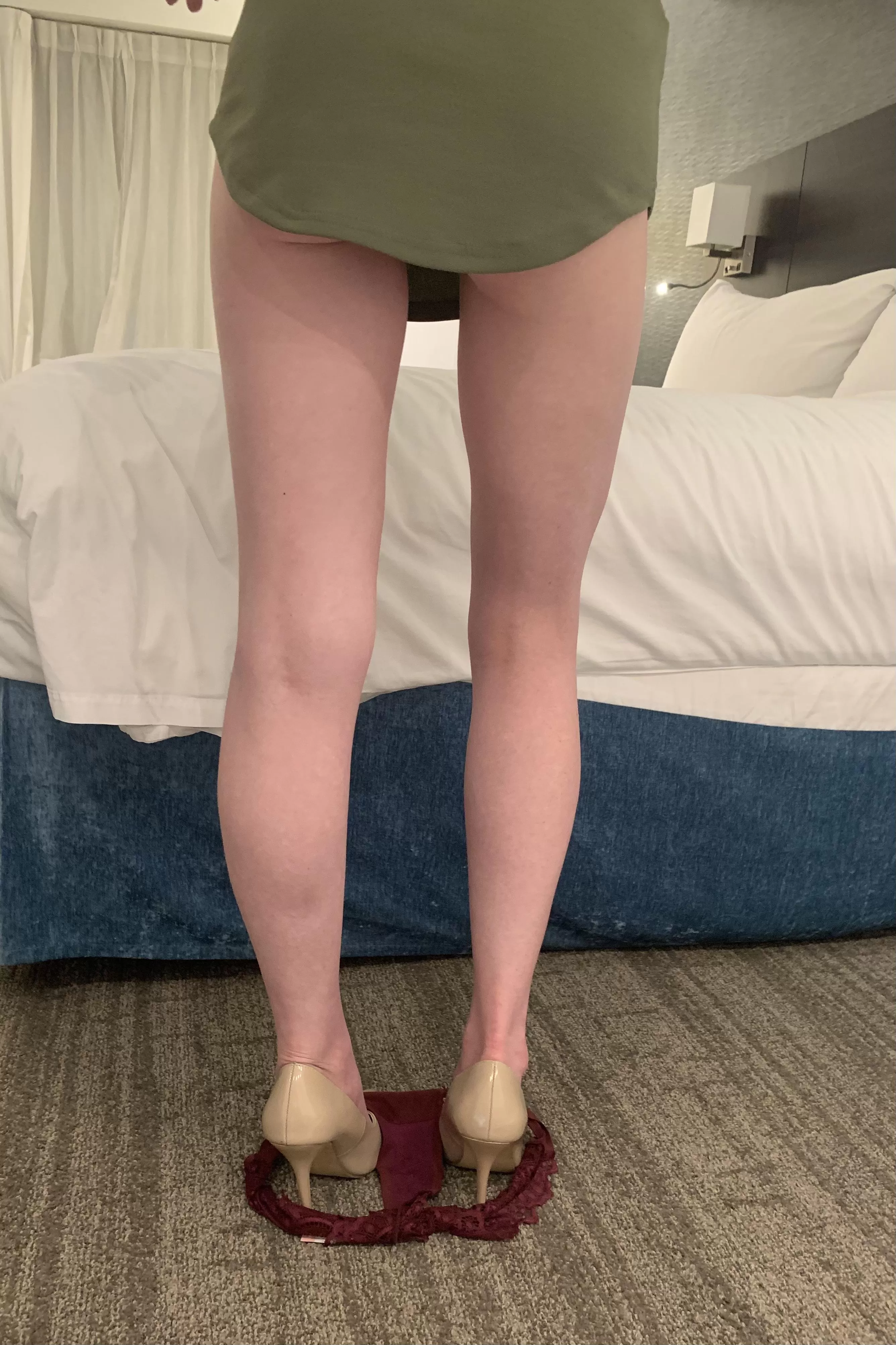 I have no panties on, come bend me over and pull up my dress 😈😈🖤🖤 posted by abbi-jane