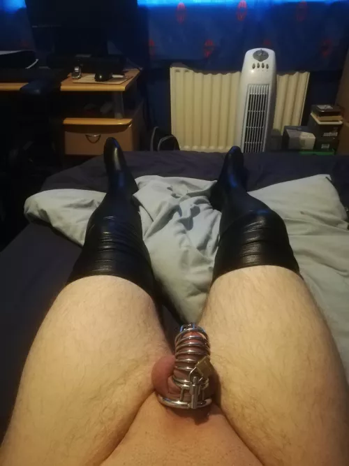 I have so many dark fantasies it's unreal. I also need to be exposed showing my face would you do that? kik is Mr_roleplay19 by Sissy_expose_2000