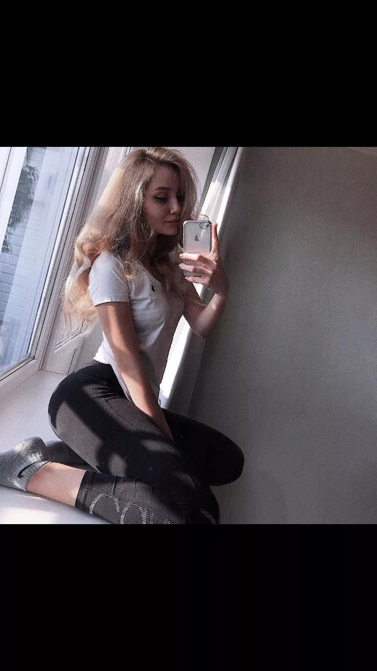 I have something to show 🍑🔥 don ‘t pass by 😘😋 posted by Narrow_Letterhead_95