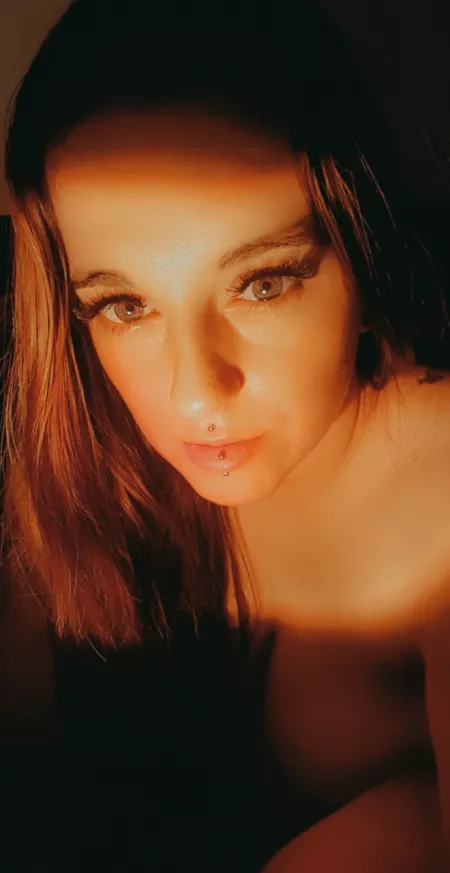 I have the prettiest eyes[OC] 🤩🥵 by arourasgold