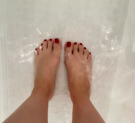 I have your breakfast all clean and ready for you 💋 Happy Sunday! Class is back in session tomorrow, don’t be late 😈 📚 🍎 by DDDallasteacher