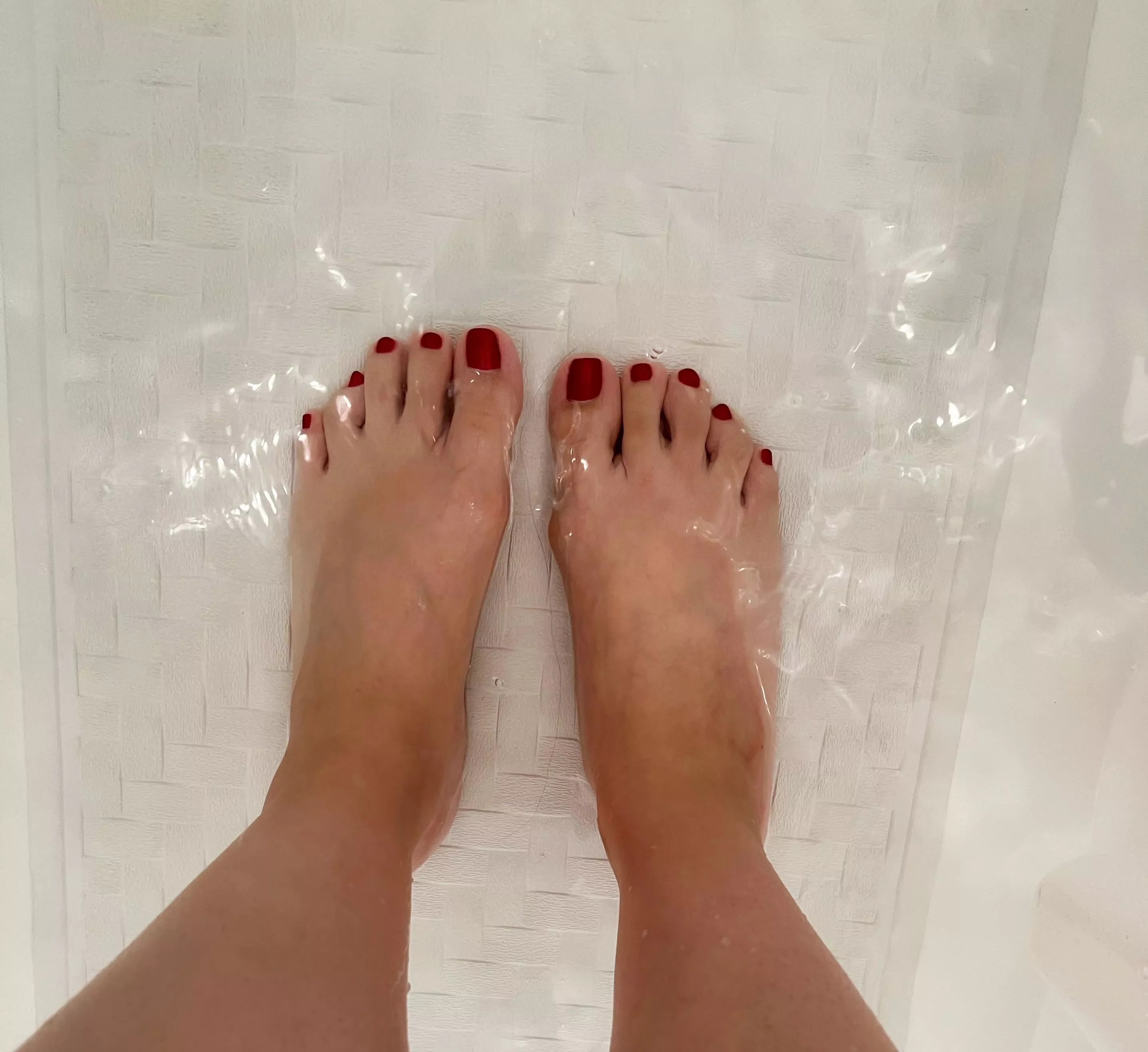 I have your breakfast all clean and ready for you 💋 Happy Sunday! Class is back in session tomorrow, don’t be late 😈 📚 🍎 posted by DDDallasteacher