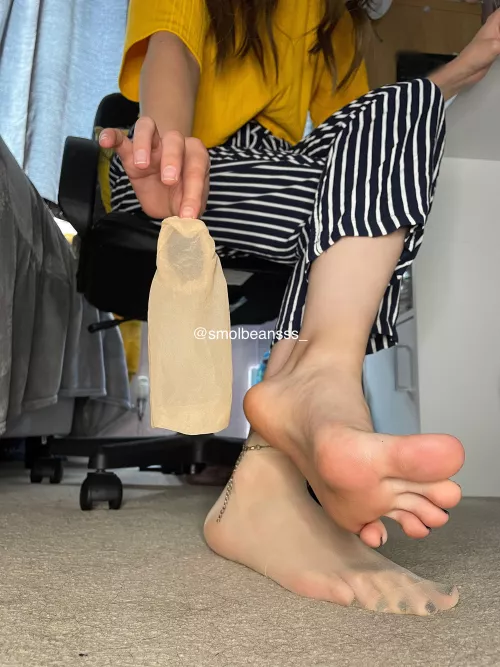 I have your new face mask for you 😈 by Smolbeansss_