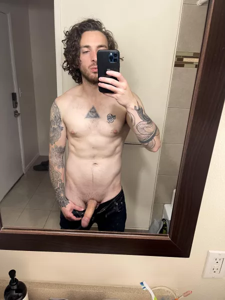 I haven’t cum in days. Help me out? by bootysandpizza