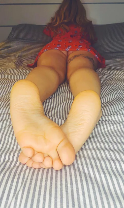 😈 I haven’t noticed you come in, but you have quickly noticed that I am not wearing any panties. What is your next move? by TheOutdoorFootGirl