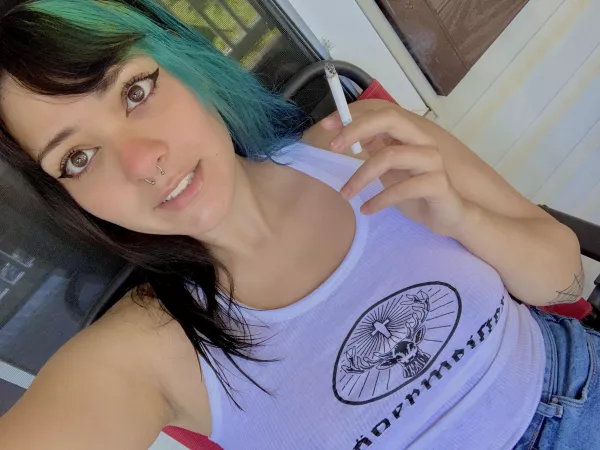 I haven’t posted in a long time but I’m still smoking! Hey guys :) by loisfromfamilyguy