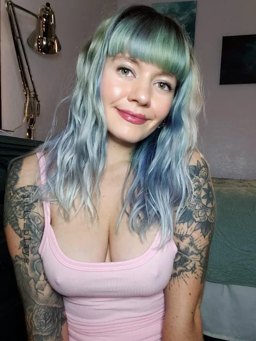 I heard somewhere bras are bad for you... by Iuli_plays