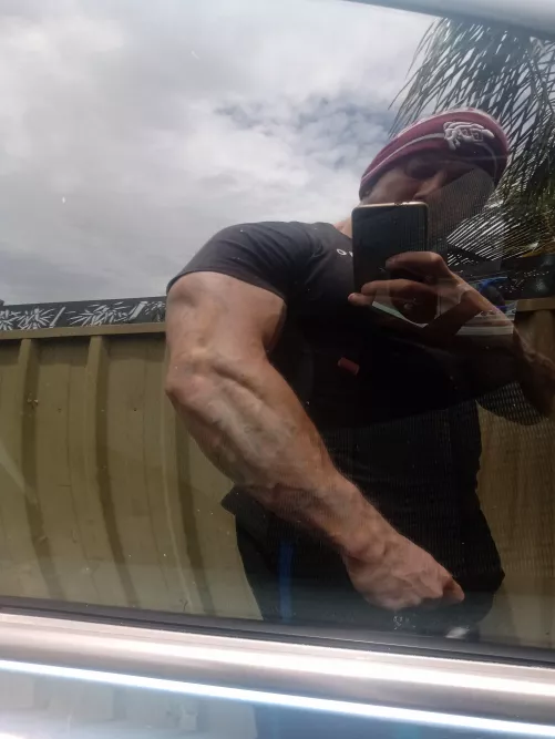 I heard you like forearms over here. by blktv2