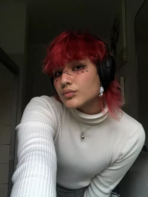 I hecking love this turtleneck by chorrisoy