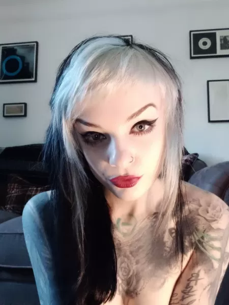 I hope at least one of you would give me your dick? by PixxiGrrl_