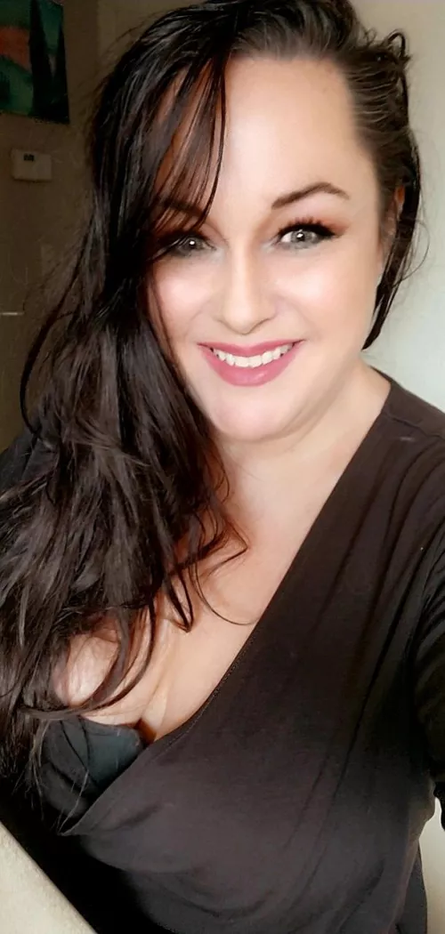 I hope everyone is having a fabulous Hump Day! by Bellacarina94